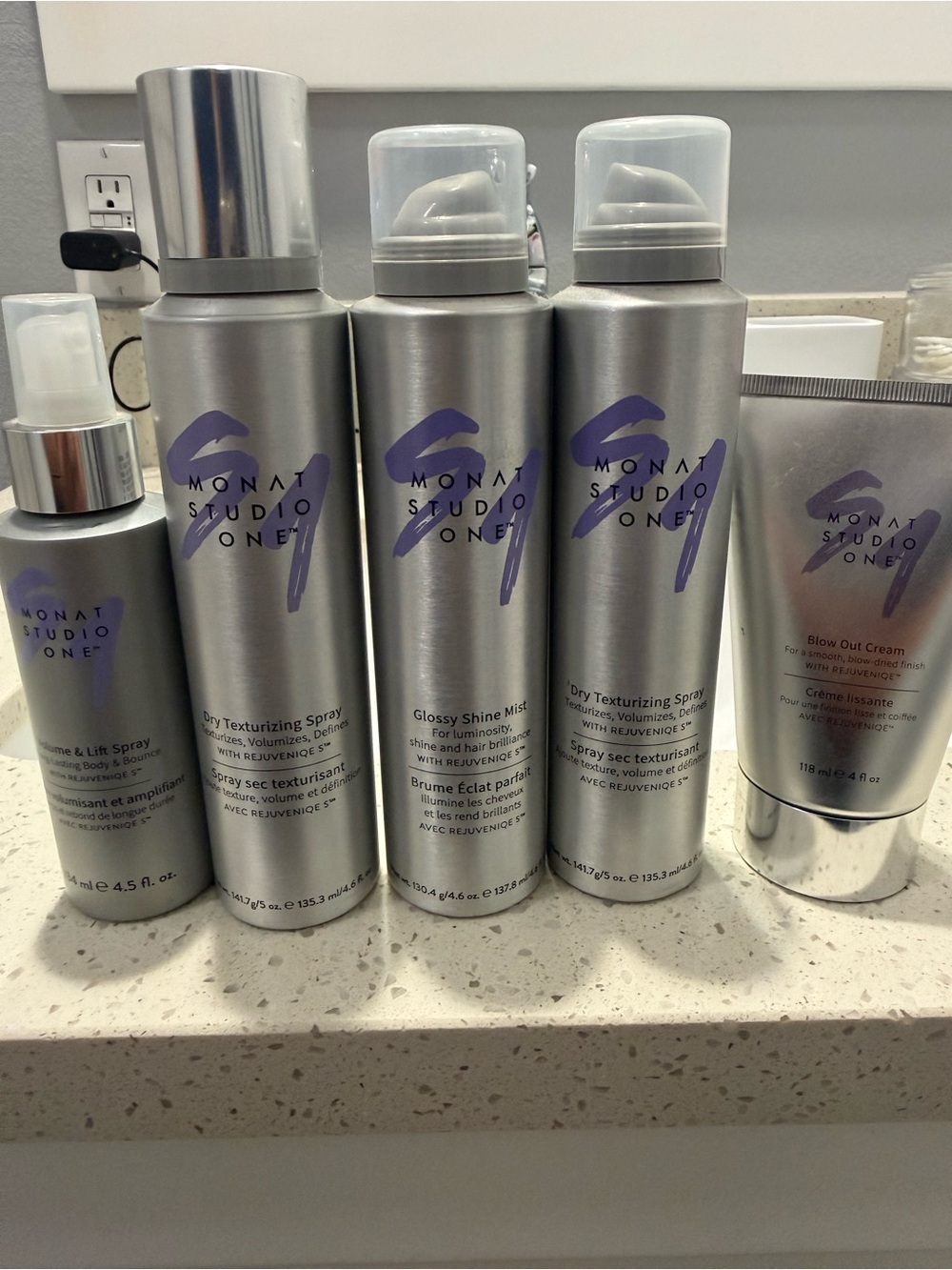 Monat Studio One Glossy Shine Mist & Texturizing Spray & blow out cream - Silver